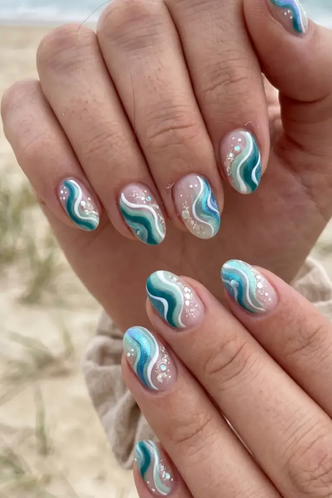 ocean-wave-short-summer-nail-ideas